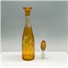 Image 2 : Amber Etched Glass Decanter with Stopper