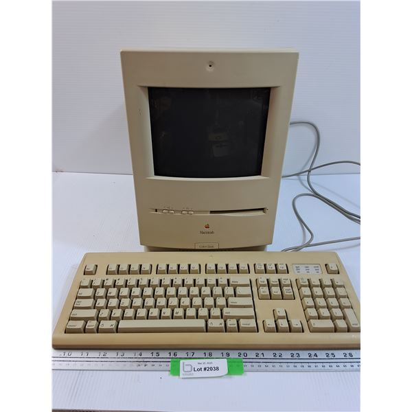 Macintosh Apple Color Classic Computer w/Keyboard - Powers On