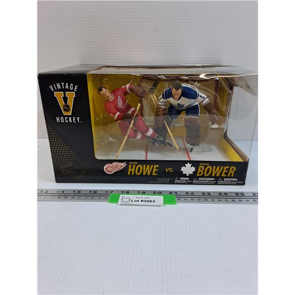 Gordie Howe & Johny Bower NHL Figurine Set - NOS