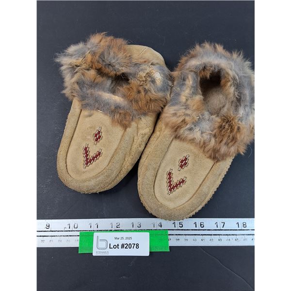 Childrens Moccassins - 8" Long