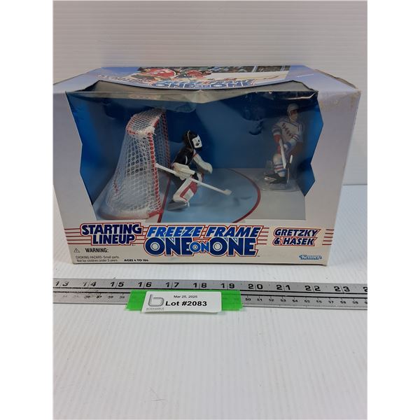 Starting Line-Up One on One: Gretzky & Hasek Figurines - NOS