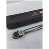 Image 2 : Power Fist - 1/2" Drive Torque Wrench w/Case