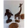 Image 2 : Wooden Penguin & Giraffe Decorations, Wall Hanging Decor and Plastic Dish
