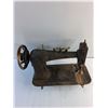 Image 2 : Antique Reliance Manual Sewing Machine