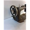 Image 4 : Antique Reliance Manual Sewing Machine