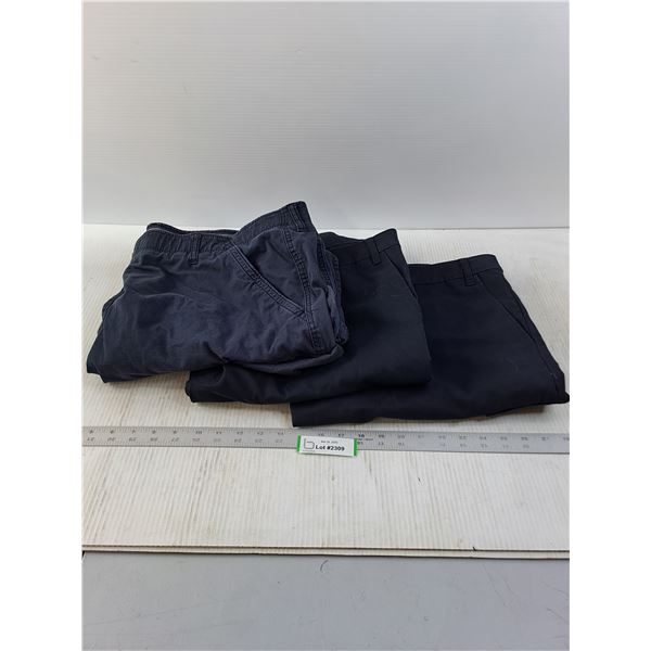 (3) Pairs of Men's Navy Cargo Shorts Size 48