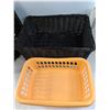 Image 2 : Assorted Wicker and Plastic Baskets