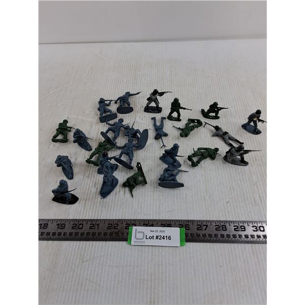 Plastic Toy Soldiers Lot