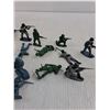 Image 2 : Plastic Toy Soldiers Lot