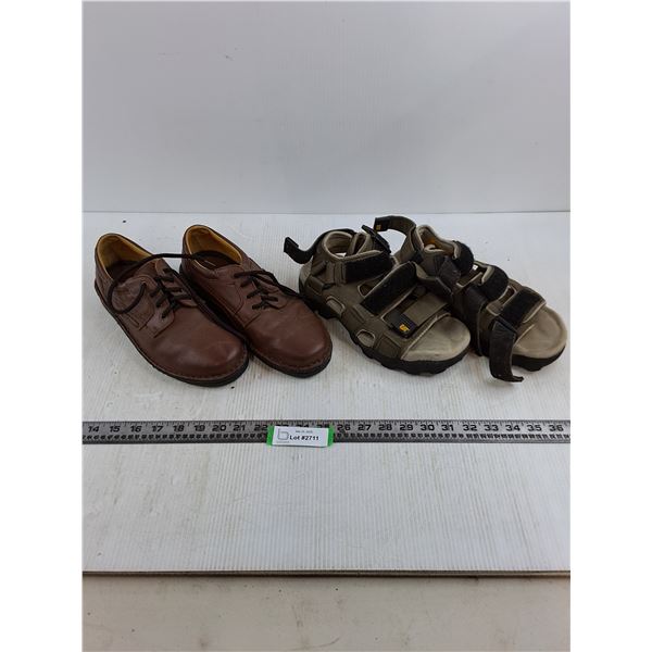 (2) Pairs of Footwear (Arnold Palmer Size 9 & Cat Sandals Size 8)