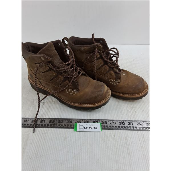 Pair of Ariat Hikers Size 10B