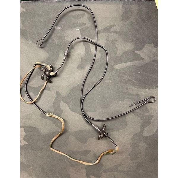 2 - BOWTECH 2007 COMMANDER CAMO STRING AND CABLE SET
