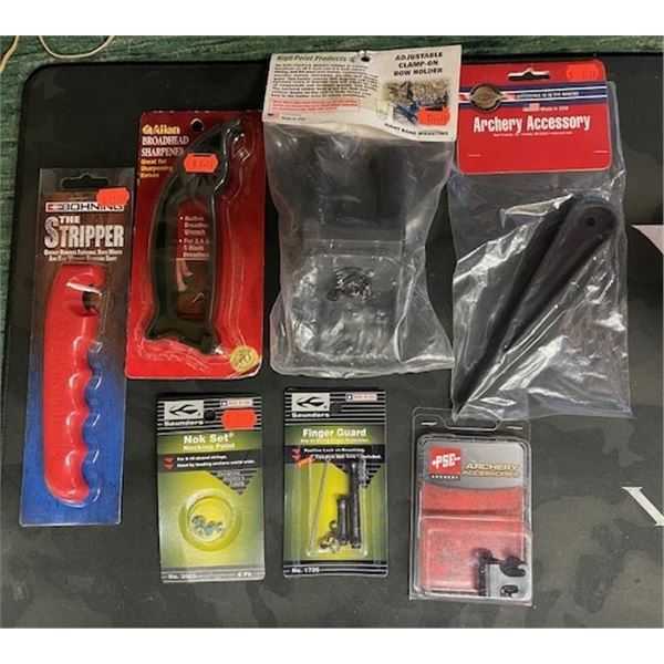 LOT 723 - ASSORTED ARCHERY