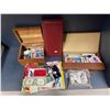Image 1 : Large Collection Of Assorted Sports Cards (Hockey, Football) & Memorabilia