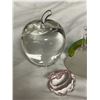 Image 2 : 3 Vintage Art Glass Collectibles: Castle & Apples
