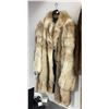 Image 2 : Vintage White/Tan Wolf Fur Coat