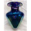 Image 2 : 1992 Artist Signed Iridescent Art Glass Vase