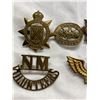 Image 2 : 5 Vintage Military Cap Badges