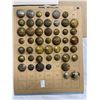 Image 2 : Assorted Vintage Military/Police Buttons & Badges