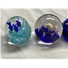 Image 2 : 4 Art Glass Paper Weights