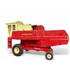 Image 2 : Vintage International Hydrostatic Die Cast Toy Tractor