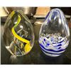 Image 2 : 2 Art Glass Paper Weights