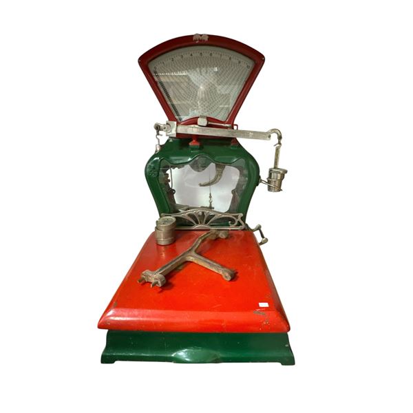 Vintage Red Green Store Counter Top Scale