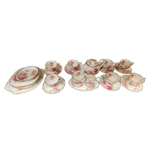 28pcs Of Vintage Royal Albert American Beauty Chinaware