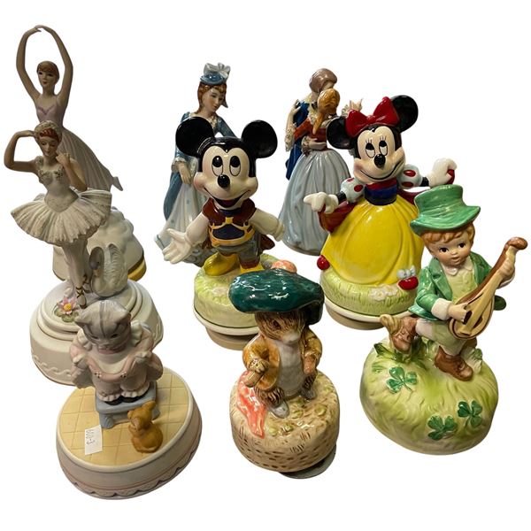 Collection of 12 Vintage Franklin Porcelain The Grimm's Fairy Tales Plate Collection