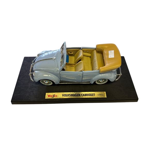 Maisto Volkswagen Cabriolet (1951) Die Cast Car