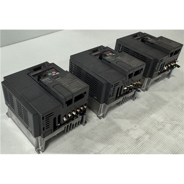 (3) Mitsubishi FR-E740-026SC-NA Inverters