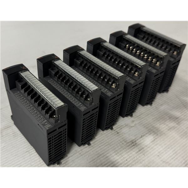 Lot of (6) Mitsubishi #QY10 Output Units