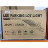 Image 2 : LED Parking Lot Light 200W 3-Pack With Photocell Dusk to Dawn