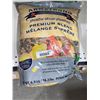 Image 1 : Armstrong Feather Treat Pest Vol Premium Blend Bird Food 14.3 lbs