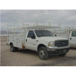 FORD F450 XL SUPER DUTY S/A UTILITY TRUCK, s/n 1FDXF46F72EB17530: