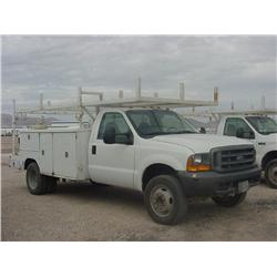 FORD F450 XL SUPER DUTY S/A UTILITY TRUCK, s/n 1FDXF46F41EA53252: