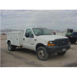 FORD F450 XL SUPER DUTY S/A UTILITY TRUCK, s/n 1FDXF46F6YEB52522: