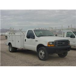 FORD F450 XL SUPER DUTY S/A UTILITY TRUCK, s/n 1FDXF46F3YEC14538: