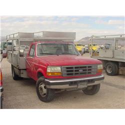 FORD F450 SUPER DUTY S/A FLATBED UTILITY TRUCK, s/n 1FDLF47F4SEA67361: