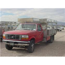 FORD F450 SUPER DUTY S/A FLATBED UTILITY TRUCK, s/n 2FDLF47M1PCA85263: