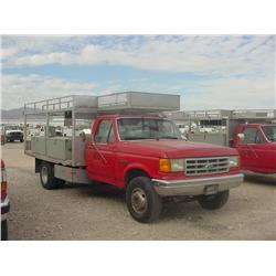 FORD F450 SUPER DUTY S/A FLATBED UTILITY TRUCK, s/n 2FDLF47M5LCA86278: