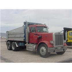 PETERBILT 359 T/A DUMP TRUCK, s/n 1XP9D29X2FP192625: