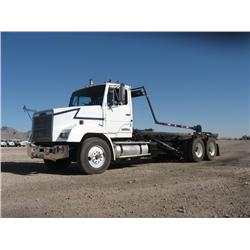 FREIGHTLINER T/A ROLL-OFF TRUCK, s/n 1FUYZCVB4LL412076: