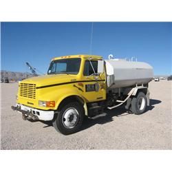 INTERNATIONAL 4700 2,250 GALLON S/A WATER TRUCK, s/n 1HTSCABM3SH570295: