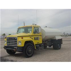 INTERNATIONAL S1954 2,000 GALLON S/A WATER TRUCK, s/n 1HTLDDBN9JH553348: