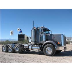 PETERBILT 357 HEAVY HAUL TRI AXLE TRUCK TRACTOR, s/n 1XPADBTX56D879573: