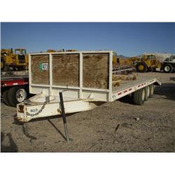 TRAIL-EZE 10 TON TRI AXLE EQUIPMENT TRAILER, s/n 695572: