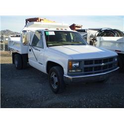 CHEVROLET CHEYENNE 3500 S/A DUMP TRUCK, s/n 1GBHC34R7VF025619