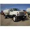 Image 1 : GMC 6500 2,000 GALLON S/A WATER TRUCK, s/n 1GDM7H1J2NJ528990