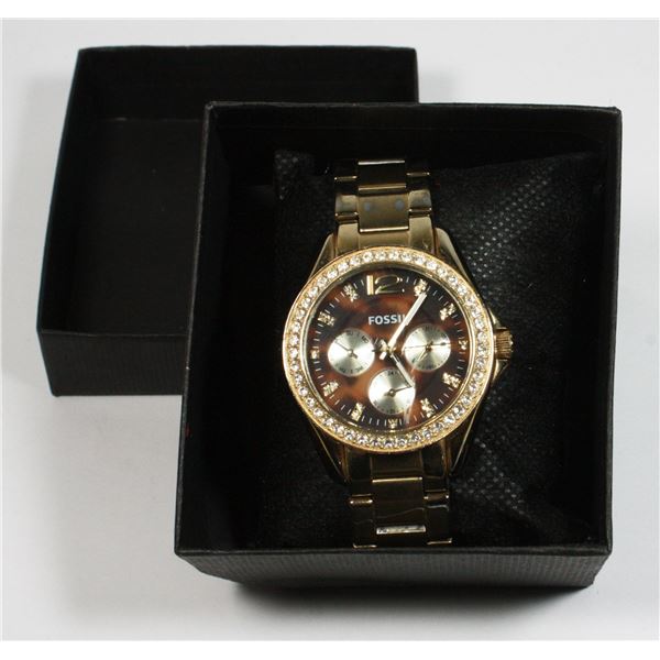 FOSSIL STAINLESS STEEL ANALOG WRIST WATCH